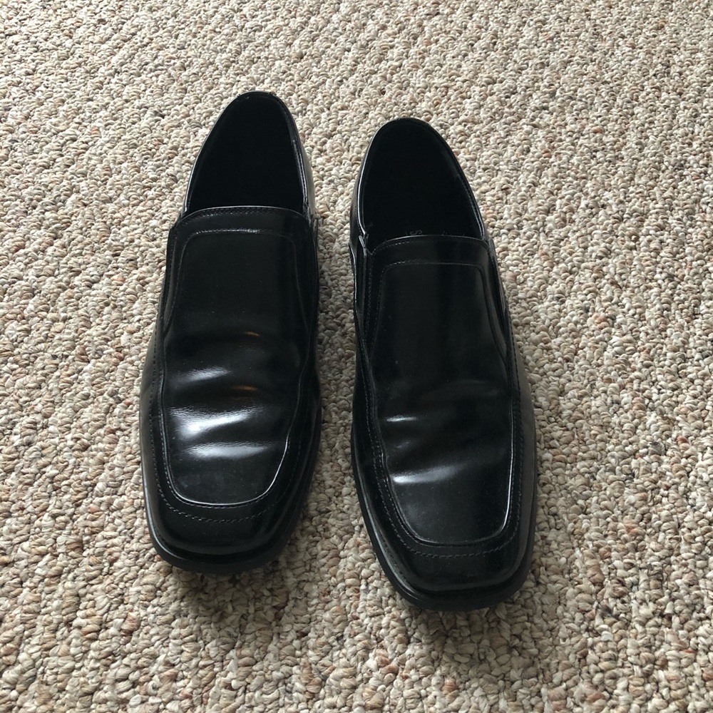 Black dressy shoes